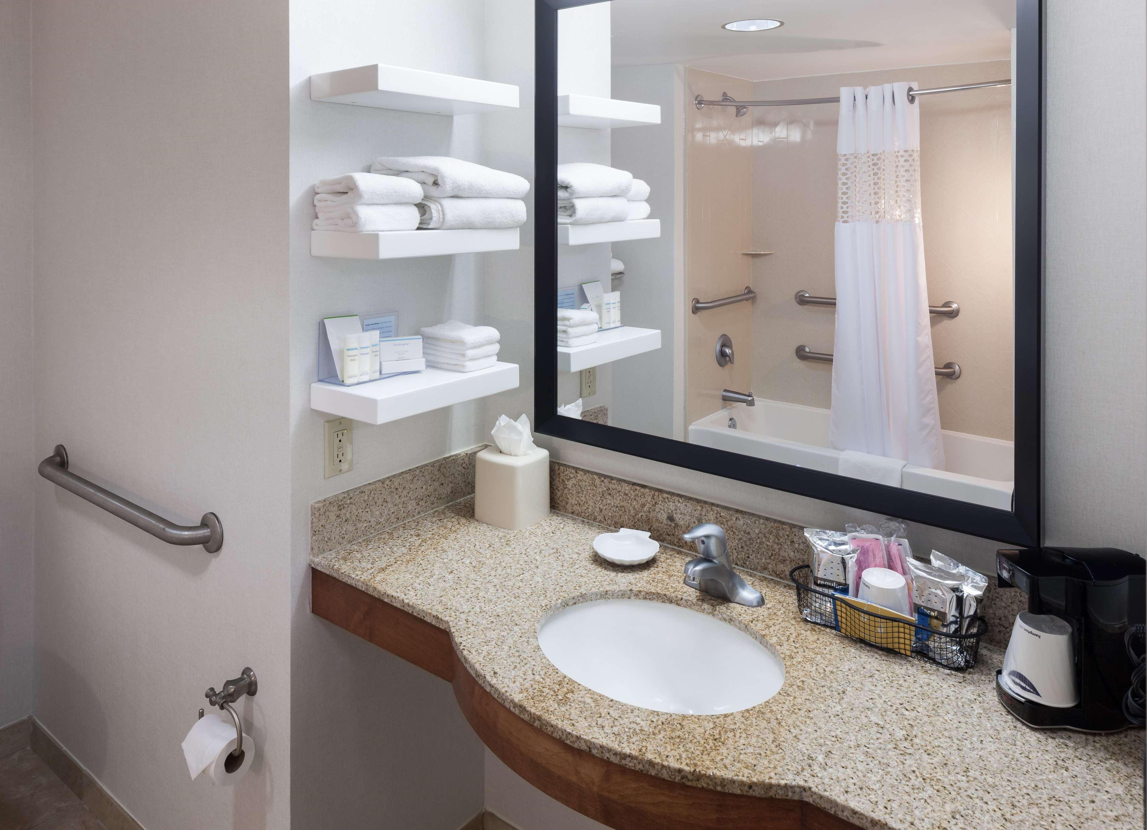 Hampton Inn & Suites Tulare Εξωτερικό φωτογραφία