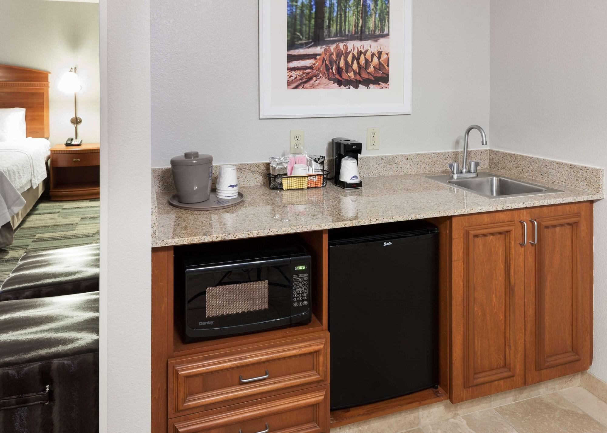 Hampton Inn & Suites Tulare Εξωτερικό φωτογραφία