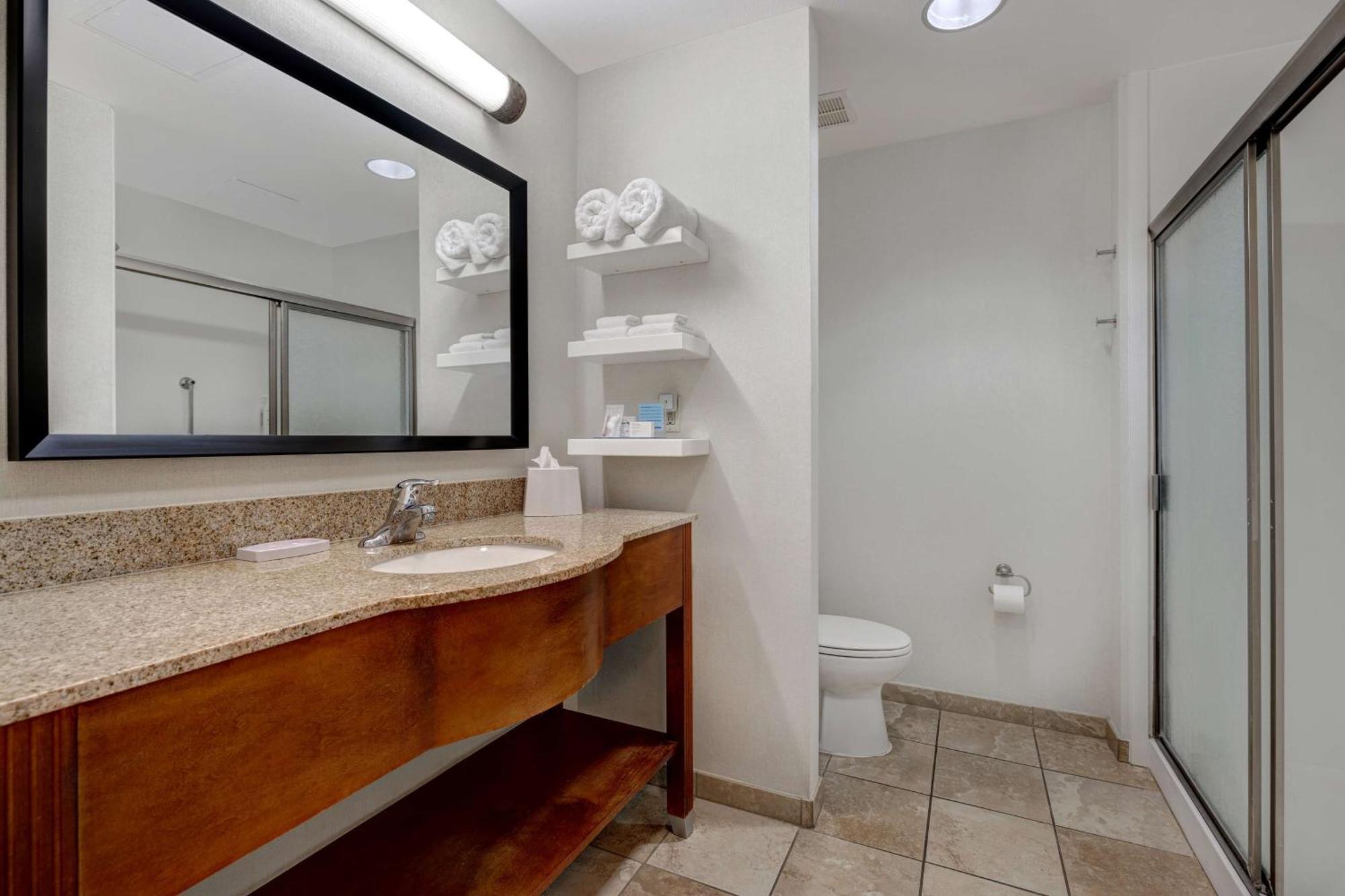 Hampton Inn & Suites Tulare Εξωτερικό φωτογραφία